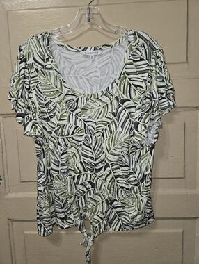 Emily Daniels Palm Leaf Tiered Ruffle Short Sleeve Top EUC Size: XL
